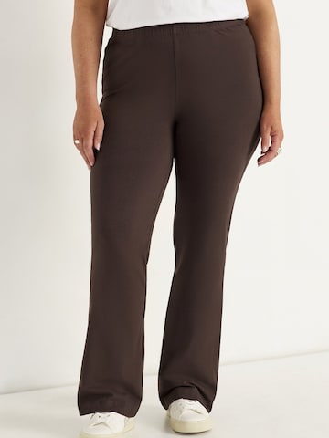 Cellbes of Sweden Bootcut Leggings in Bruin: voorkant
