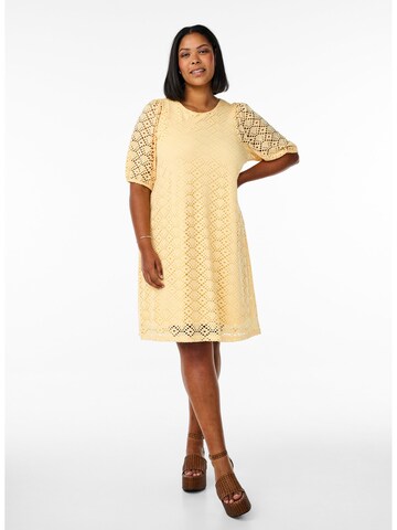 Robe d’été 'VKAJA' Zizzi en jaune
