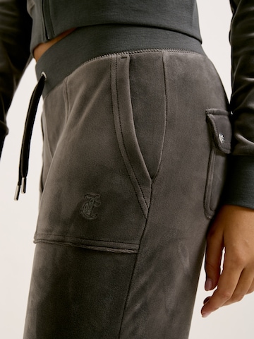 Juicy Couture Bootcut Jogginghose 'LAYLA' in Grau