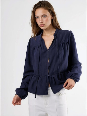 Hiccup Bluse 'Blusen' in Blau: Vorderseite