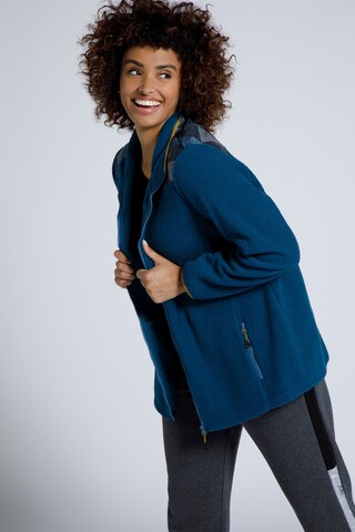 Ulla Popken Fleece jas in Blauw