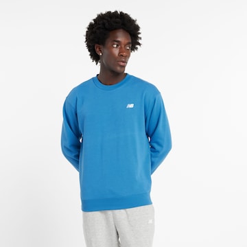 new balance Sweatshirt 'Essentials' in Blauw: voorkant