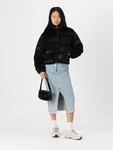 ALPHA INDUSTRIES Zimná bunda - Čierna