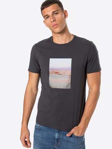 ARMEDANGELS Shirt 'JAAMES DESERT PHOTO' in Zwart: voorkant