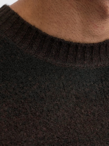 JACK & JONES Trui 'Blutyler' in Bruin