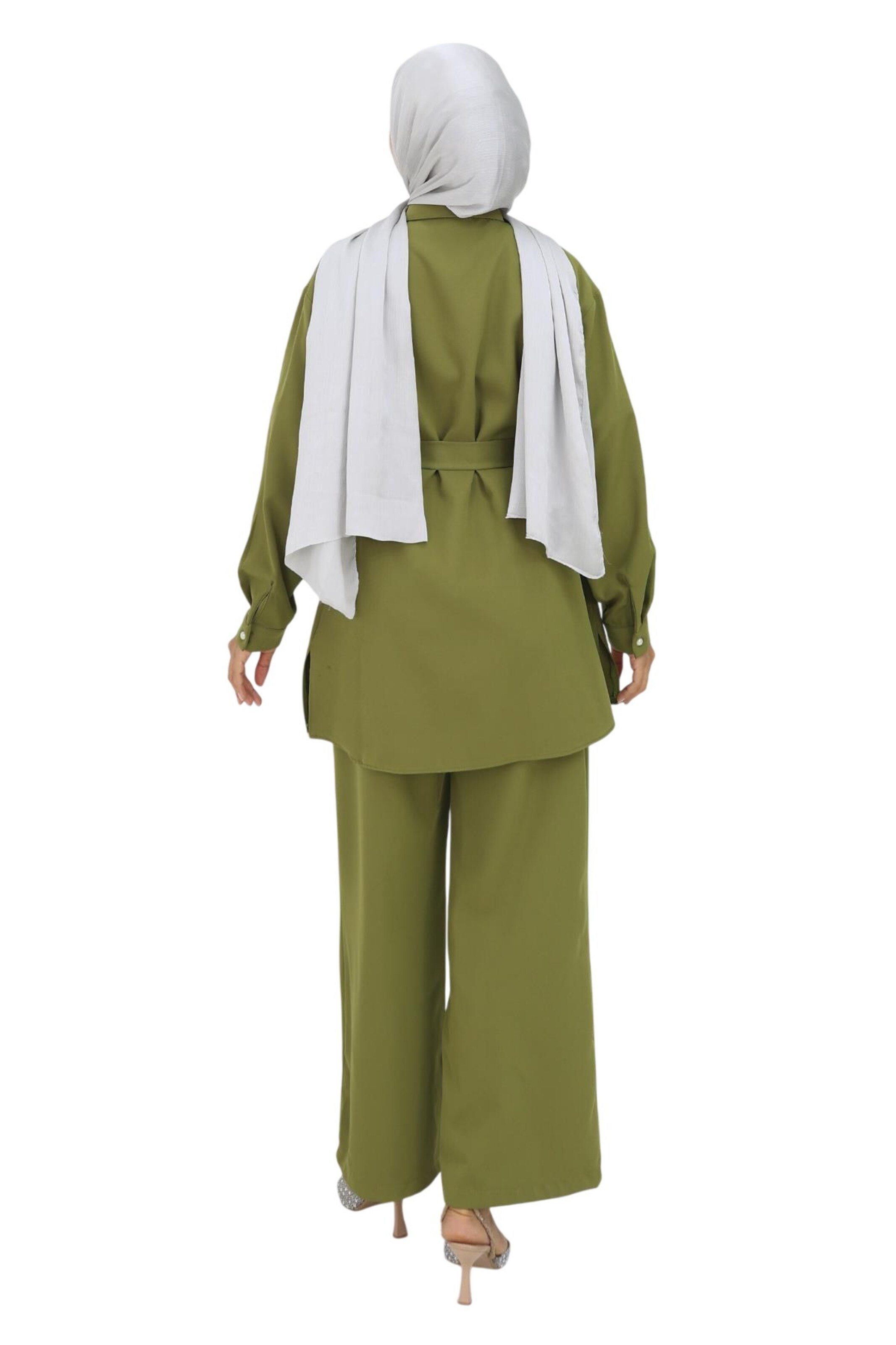 Pantalons de tailleur MODAMIHRAM en vert