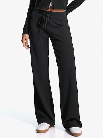 Wide Leg Pantalon Bershka en noir : devant