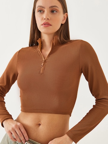 Bianco Lucci - Camiseta en marrón: frente