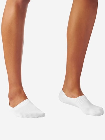 Von Jungfeld Ankle Socks 'ESSENTIAL INVISIBLE' in White: front