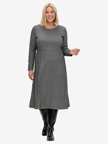 SHEEGO Dress in Grey: front