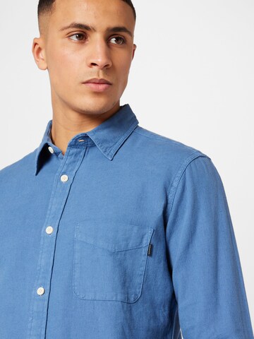 Dockers - Ajuste estrecho Camisa en azul