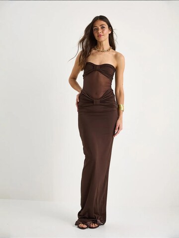 Abito da sera di Bianco Lucci in marrone