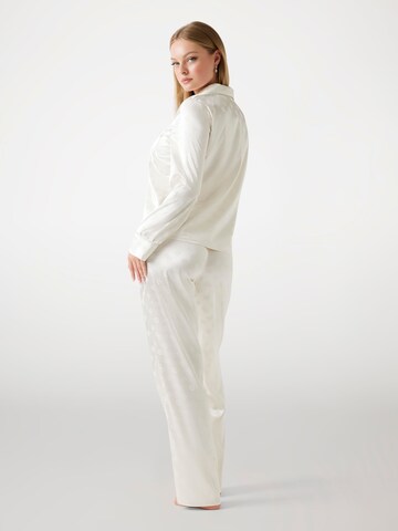 GUESS Pajama 'Sylvie' in Beige