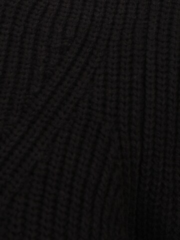 Y.A.S Petite Stickad klänning 'RASPBERRY' i svart