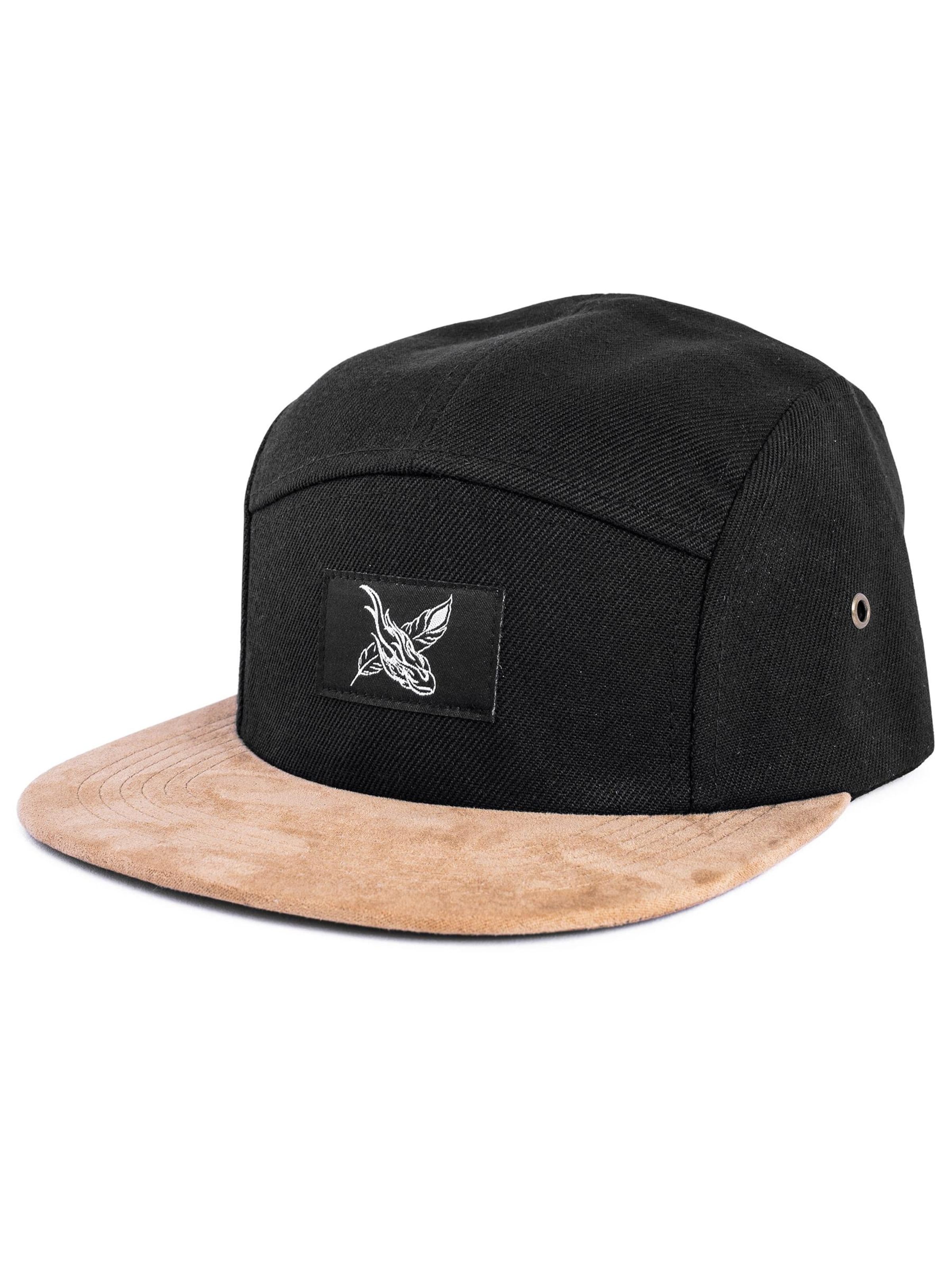 Blackskies Cap 'Port Fairy' in Black: front