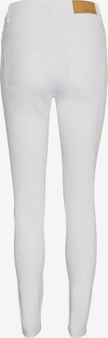 Noisy may Skinny Jeans 'Callie' in White