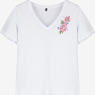 balta Trendyol Marškinėliai: priekis