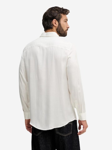 ARMANI EXCHANGE - Ajuste regular Camisa 'XM001817 AF13235' en blanco