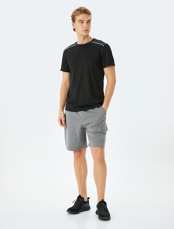 Koton Regular Shorts in Grau