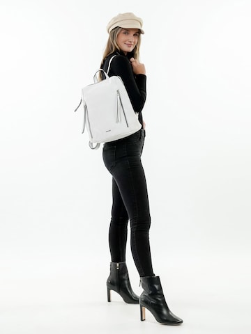 Suri Frey Backpack ' SFY Suzy ' in White: front