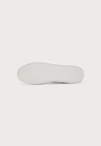Valentino Shoes Σνίκερ χαμηλό 'BAJA' σε λευκό: κάτω