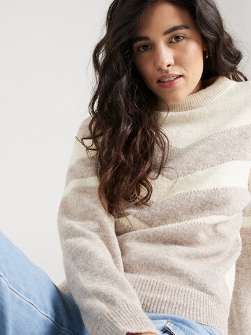 ABOUT YOU Sweater 'Lia' in Beige