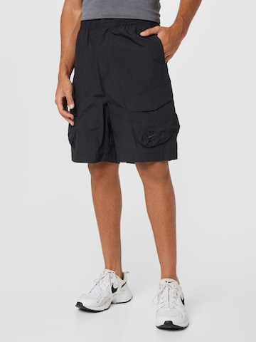 Nike Sportswear Cargo trousers in Black: front