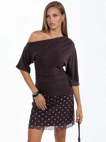 Busem Blouse in Brown