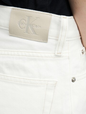 Barrel Jeans de la Calvin Klein Jeans pe alb
