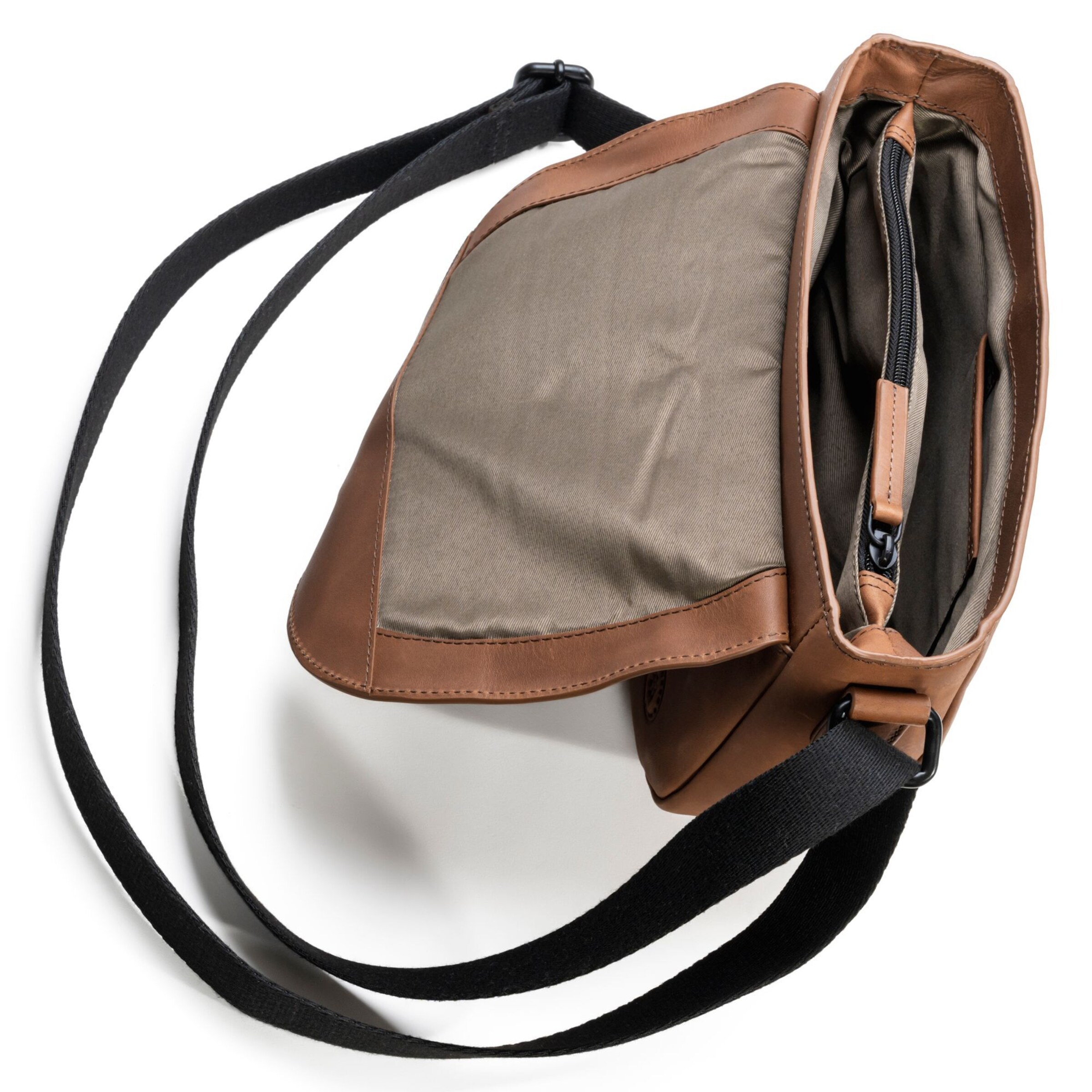 Farmhood Crossbody bag in Brown