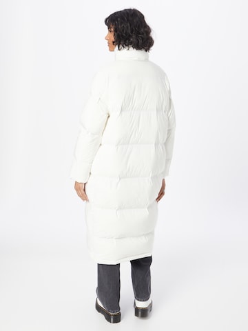 Cappotto invernale di Calvin Klein in bianco