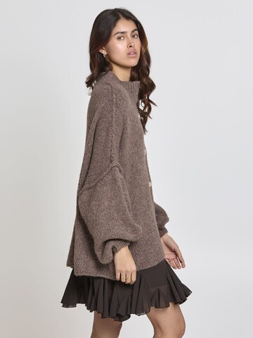 Lilavie Strickjacke ' Lolaa Oversize One Size ' in Braun
