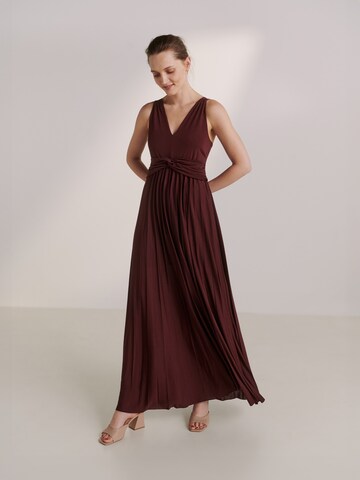 Guido Maria Kretschmer Women Evening dress 'Ilona' in Red: front