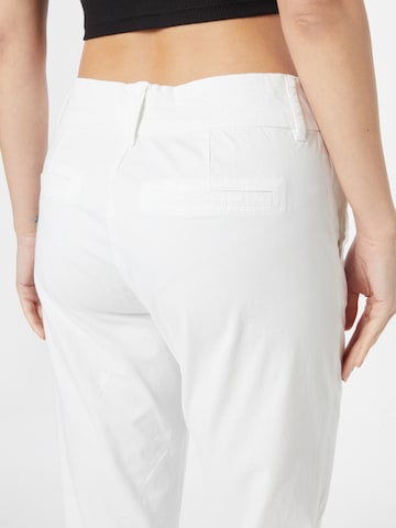 Coupe slim Pantalon 'Soffys' Part Two en blanc