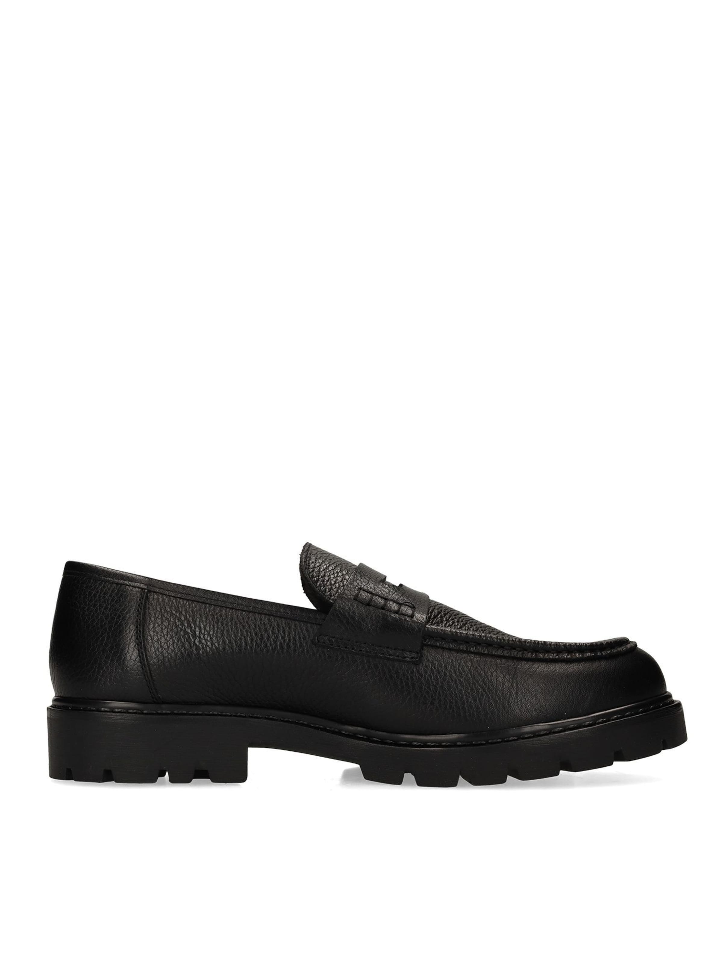 MANFIELD Classic Flats in Black