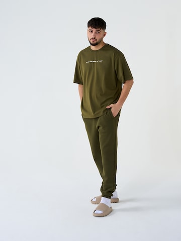ABOUT YOU x Dardan Shirt 'Luke' in Groen