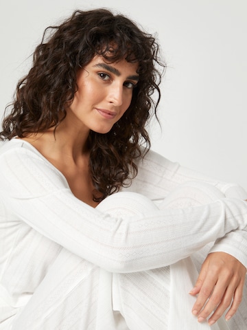 florence by mills exclusive for ABOUT YOU - Pijama 'Suki' en blanco