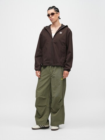 ADIDAS ORIGINALS Jacke 'ESSENTIALS' in Braun