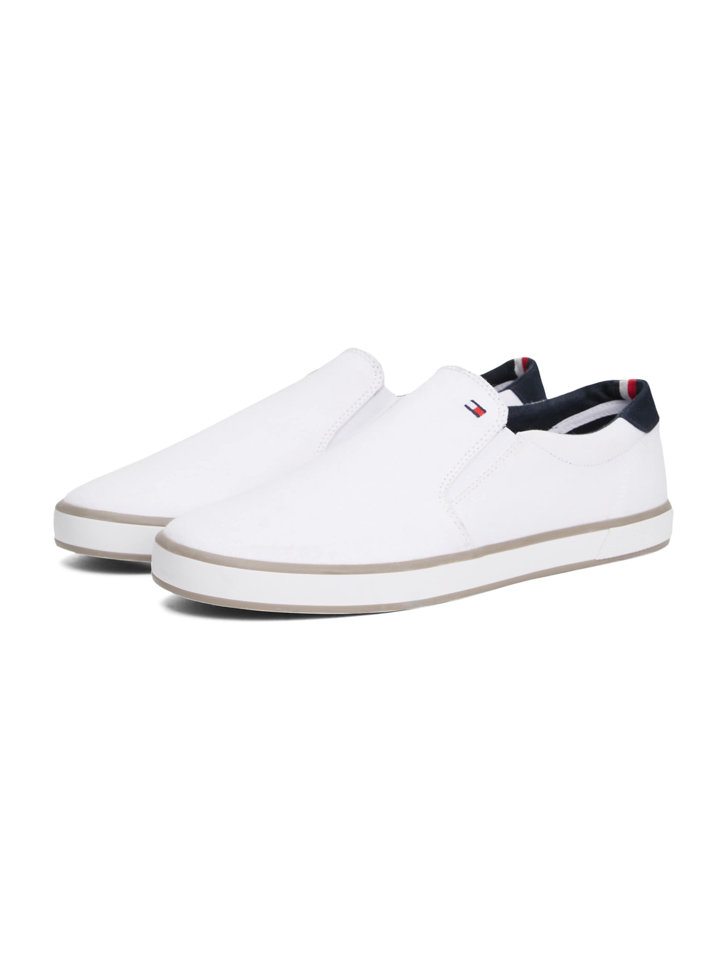 balts TOMMY HILFIGER Brīvā laika apavi bez aizdares