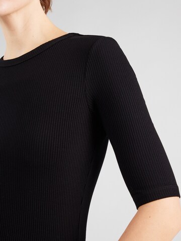 Mavi - Camiseta en negro