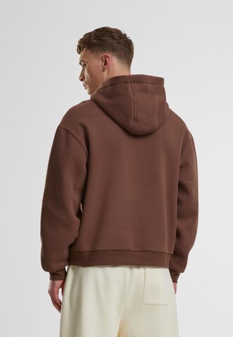 Urban Classics Sweatshirt in Brown