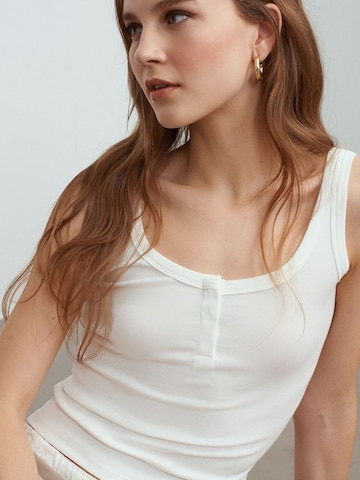 Haut Dilvin en blanc