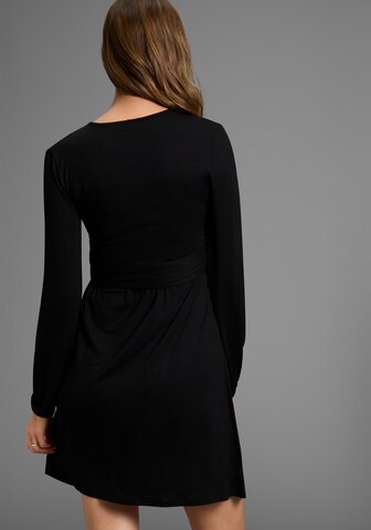 Neun Monate Kleid in Schwarz