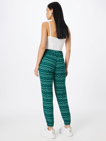 Loosefit Pantaloni 'Talin' de la Ragwear pe verde