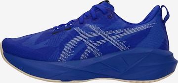 Scarpa da corsa 'Novablast 5' di ASICS in blu: frontale