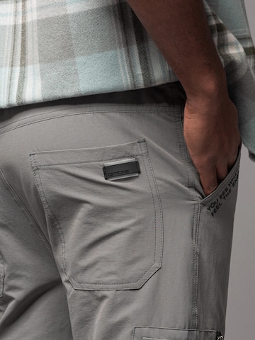 Ombre Regular Sports trousers 'OM-PAJO-0200' in Grey
