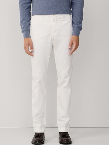Coupe slim Pantalon chino Hackett London en blanc : devant