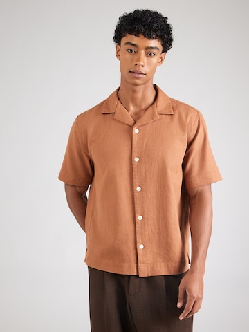 Abercrombie & Fitch Regular fit Πουκάμισο σε καφέ: μπροστά