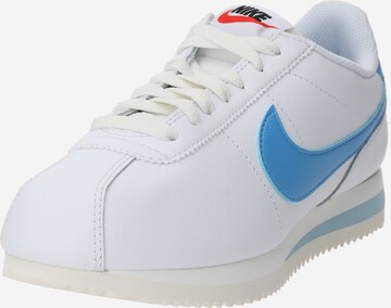 Baskets basses 'Cortez' Nike Sportswear en blanc : devant