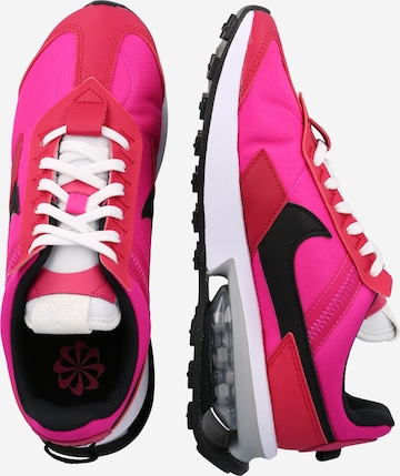 rozā Nike Sportswear Zemie brīvā laika apavi 'Air Max Pre-Day'